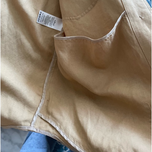 Wilfred Gana linen shirt from Aritzia - Picture 5 of 6